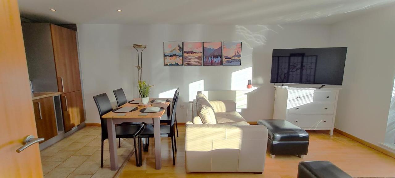 Sidemersey Livings- Convenient 1-Bedroom Flat With A View, Central Liverpool Eksteriør billede
